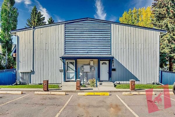 Looking for 2 responsible female students to share renovated 4-bedroom unit photo 3