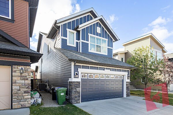 Beautiful 3-Bedroom Home with A/C, Solar Panels & Double Garage in Evanston! photo 3