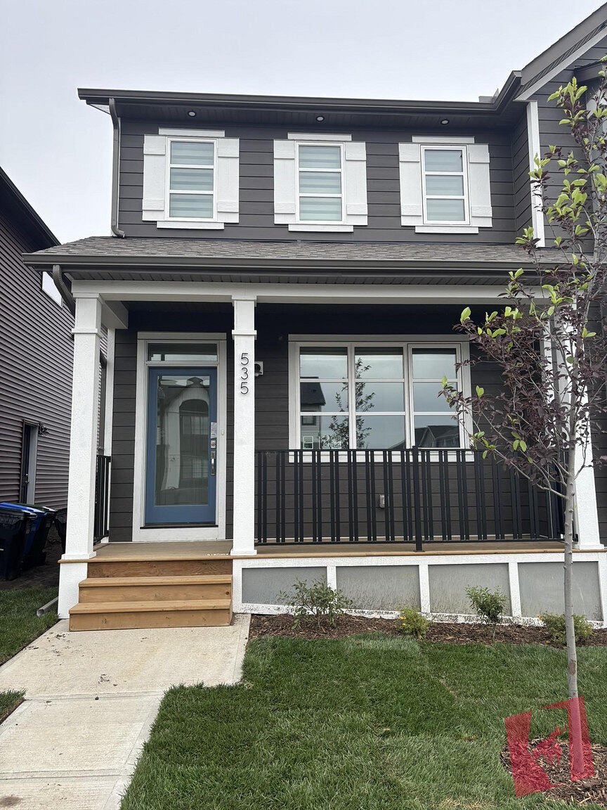 ALMOST BRAND NEW!!! SEMI-DETACHED IN RANGEVIEW! Upper Unit