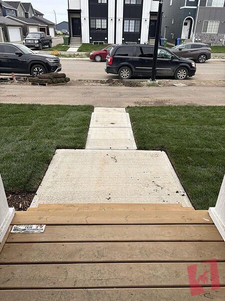 ALMOST BRAND NEW!!! SEMI-DETACHED IN RANGEVIEW! Upper Unit photo 3