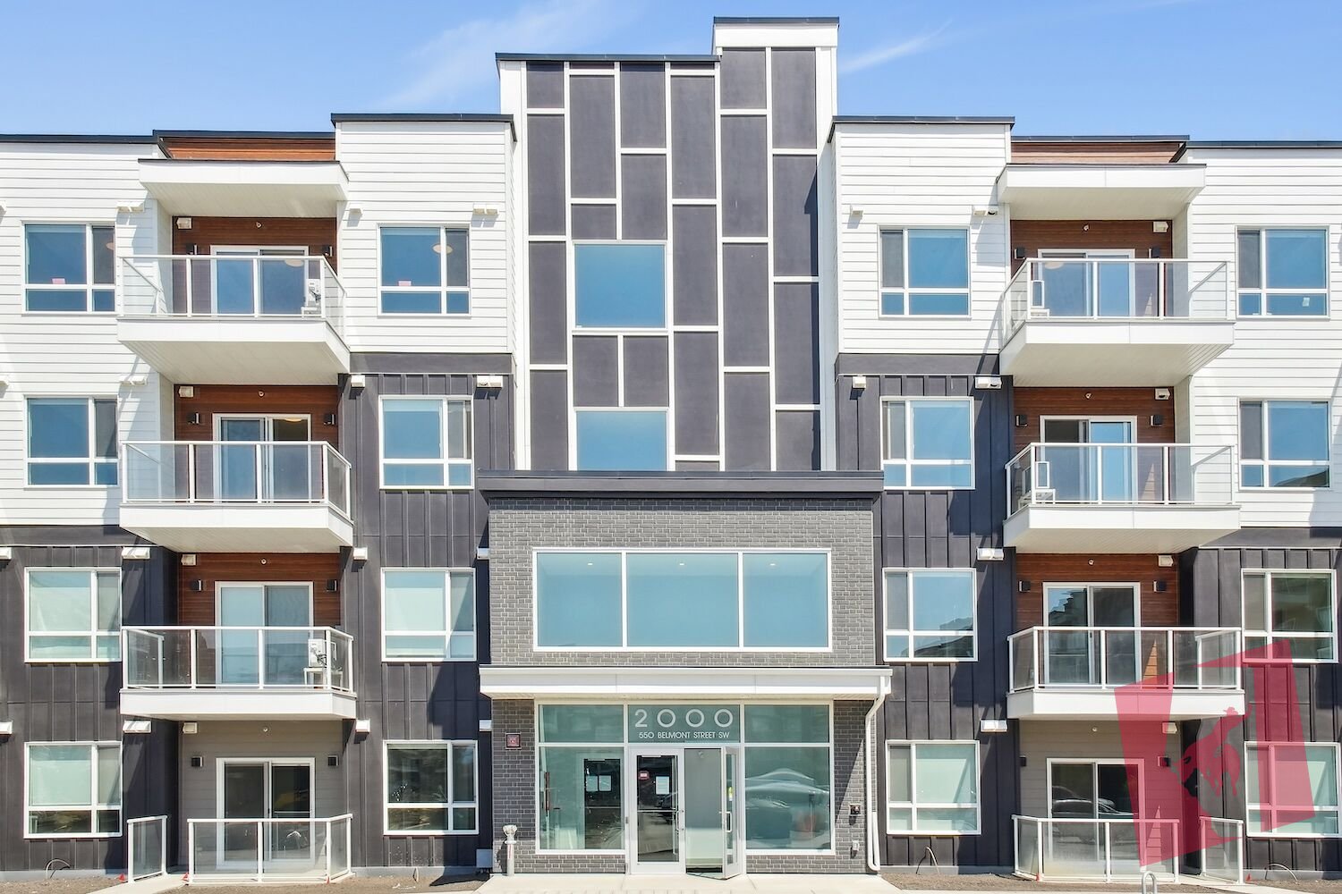 Stylish 2 Bed + 2 Bath Condo in Belmont Plaza! PETS OK (CP082) photo 2