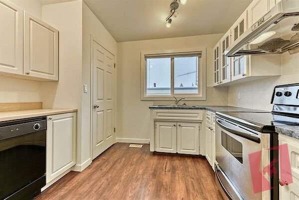 3 br/1.5 bath main suite near University photo 2