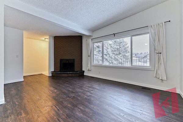 3 br/1.5 bath main suite near University photo 3
