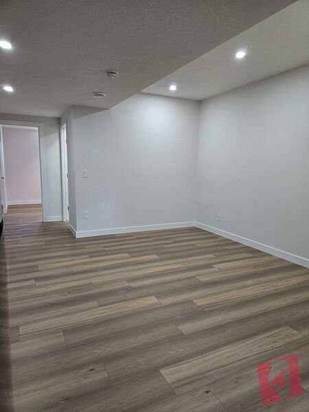 Brand new 2 bed 1 bath basement in Savanna NE photo 2