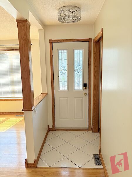 Beautiful main floor in Dalhousie photo 3