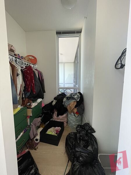 Cozy Downtown 1 Bedroom | 1 Bathroom photo 2