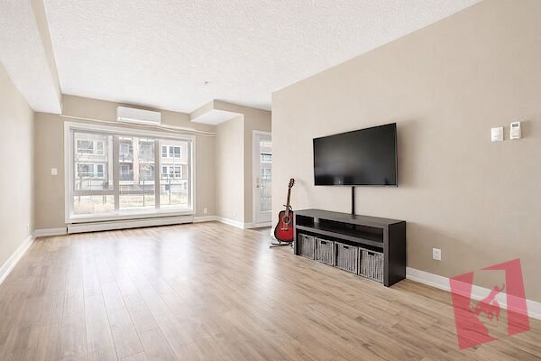 2 Bed 2 Bath Walk in Level Condo in Crescent Heights! photo 3