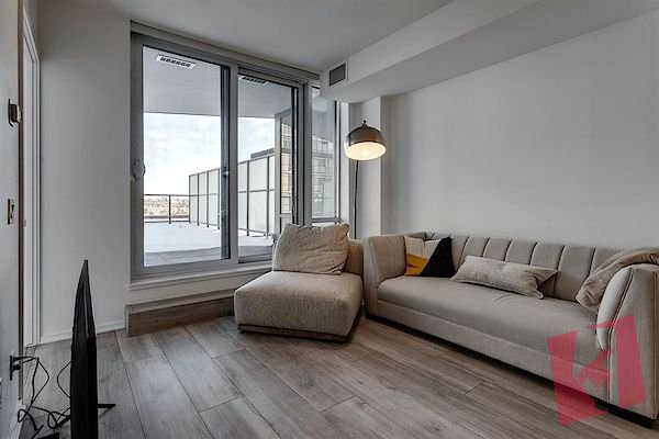 638 SQFT PATIO! WITH AMAZING VIEWS photo 3