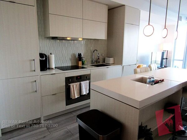 GREAT 1 BED, 1 BATH, 6TH FLOOR APARTMENT W/ AN UNDERGROUND HEATED PARKING STALL IN THE COMMUNITY OF EAST VILLAGE photo 3