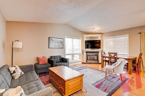 Fully Furnished 3-Bedroom Main Floor Suite – All Utilities Included photo 3