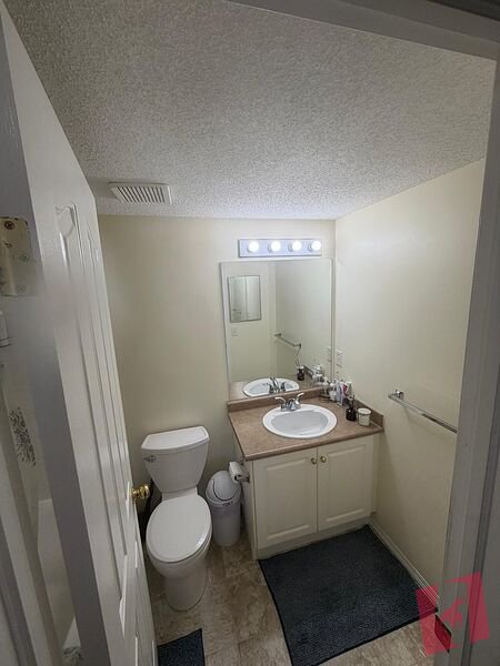 Spacious Furnished 2 Bed, 2 Bath Condo photo 3