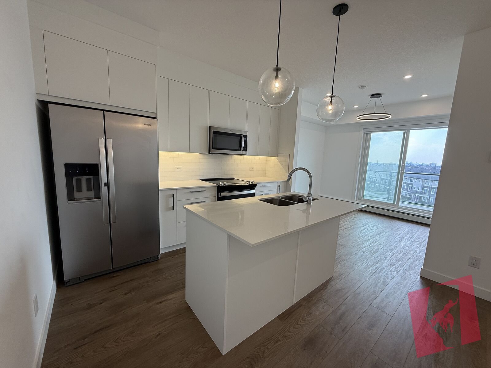 Larger 1 bed, 1 bathroom - Available Immediately photo 2