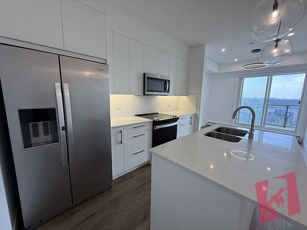 Larger 1 bed, 1 bathroom - Available Immediately photo 3