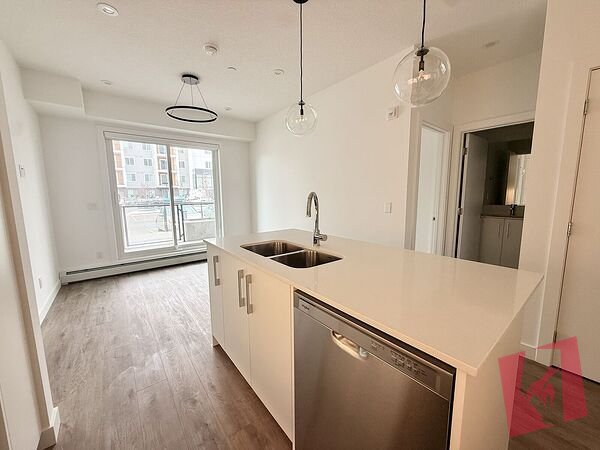 BRAND NEW 2 BED | 2 BATH | UNDERGROUND PARKING | MYNE CONDOS photo 3