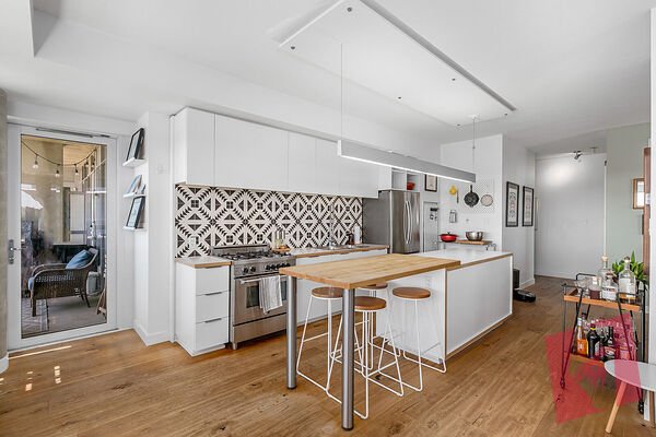 Inglewood 2 Bedroom 2.5 Bath Condo - Large Corner Unit 100m from River photo 2