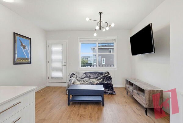 Beautiful 2 bedroom townhome with garage photo 3