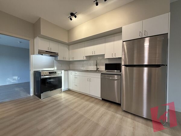 BRAND NEW PET FRIENDLY 1 BD W/ IN SUITE LAUNDRY & AIR CONDITIONING
