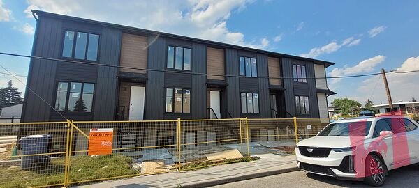 New Construction - Luxury 3 Bed + 2 Bath Townhomes. 1 garage stall/Private Yard