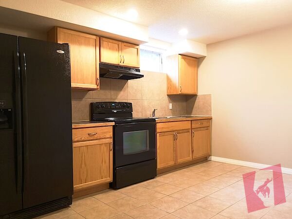 Basement bedroom in Thorncliffe for Rent Female Only