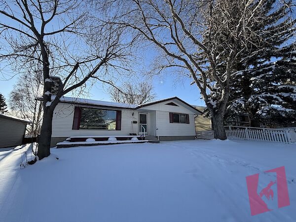 Quiet Rooms Near UofC – Summer + Long-Term Options – Utilities Included