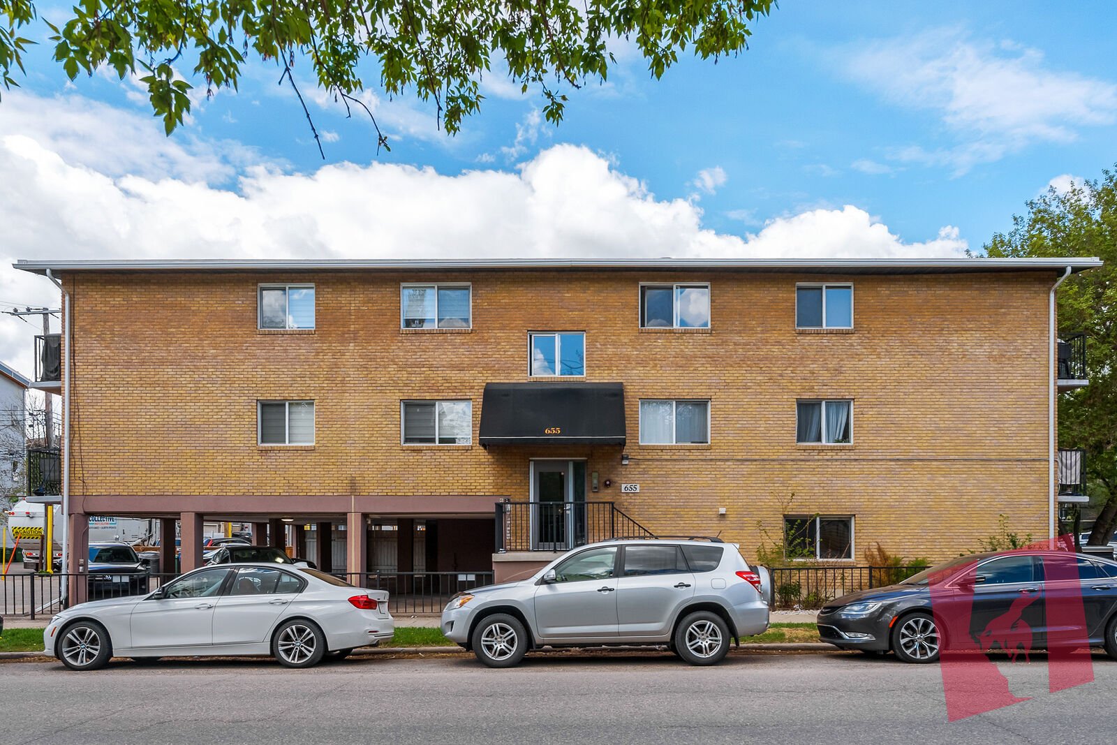 Cozy 1 Bed 1 Bed Condo in Heart of Bridgeland photo 2