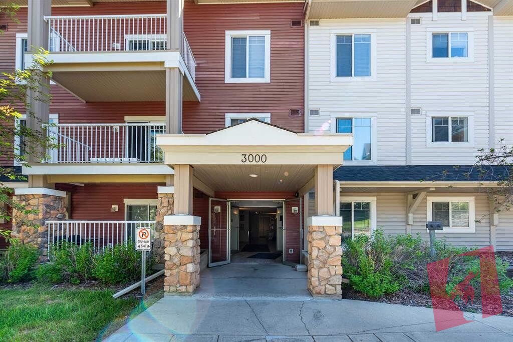 2 Bed, 2 Bath + Den Condo in Panorama Hills (RP189) photo 2