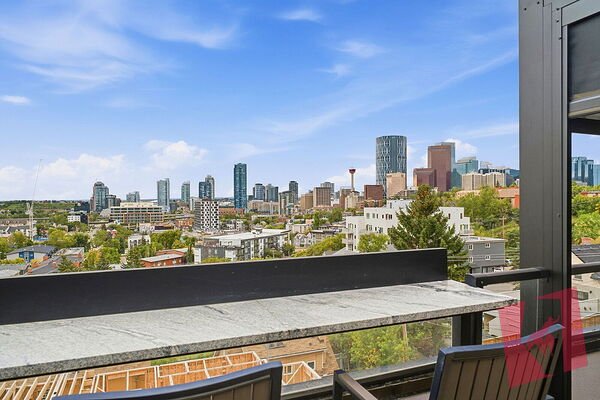 BRIDGELAND- Furnished Executive 3-Bed, 3.5-Bath with amazing Downtown Views