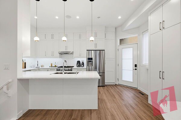 BRIDGELAND- Executive 3-Bed, 3.5-Bath with amazing Downtown Views