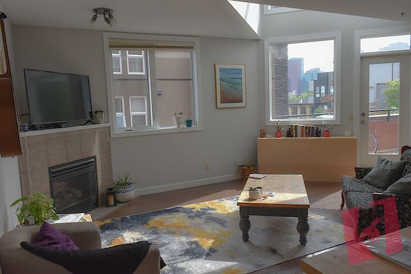 2 Bedroom condo, giant patio with great downtown views