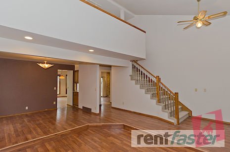 NICE 4 BEDROOM 3 BATH HOME IN SUNDANCE