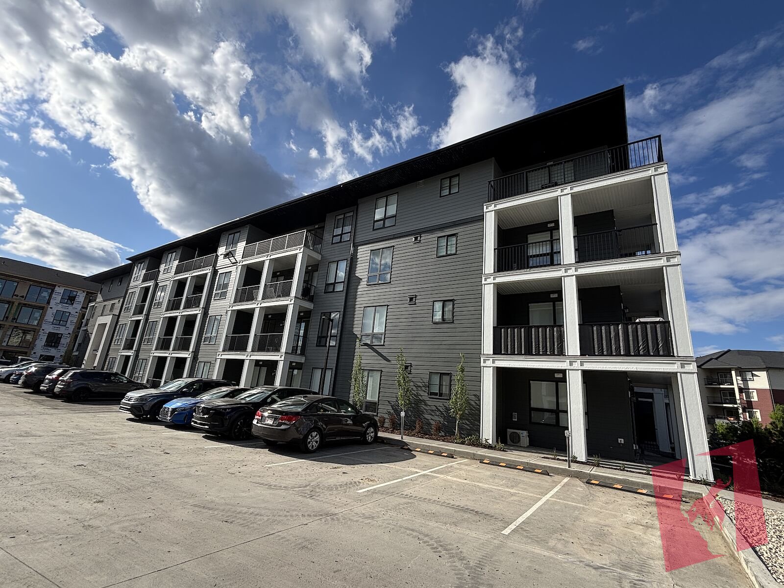Excellent 2 bedroom / 2 Bathroom condominium unit in Legacy