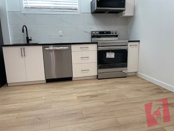 Spacious 2bedroom Legal Basement Suite