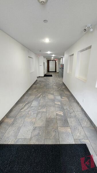 Cozy 1 Bedroom Condo in Copperpond in the Southeast photo 2