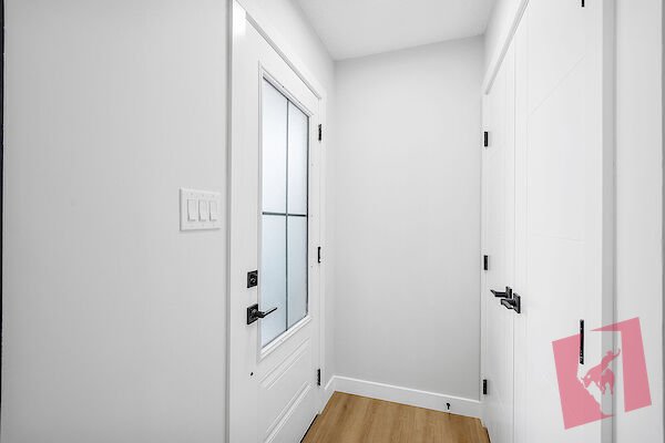 Well renovated mainfloor unit in Ogden photo 3