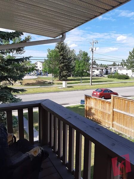 3 Bedroom Across from Park in Bowness photo 2