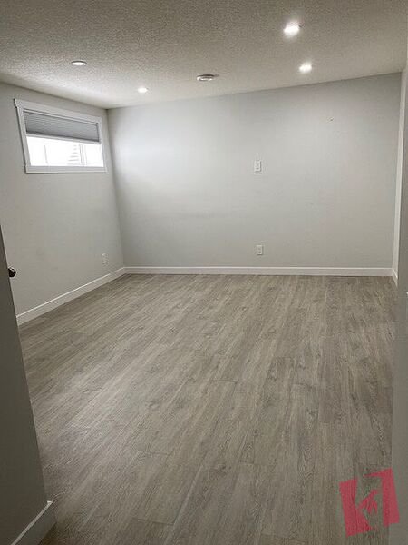 1 BED + 1 BATH - Lower suite - Chaparral Valley – Private Laundry photo 2