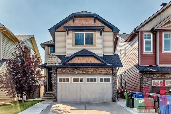 Beautiful house with lots of green space on premium location
