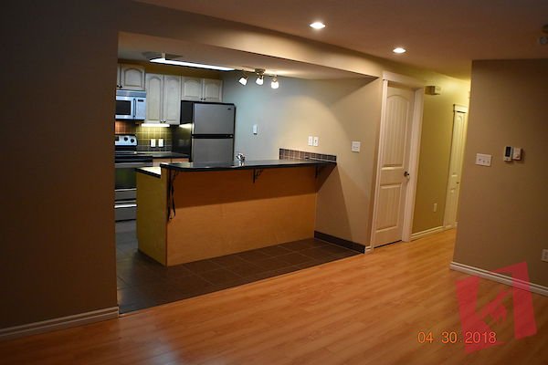 BEAUTIFUL Registered Legal 3br Suite close to MRU photo 2