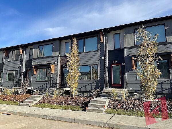 Brand New Townhomes in NW Calgary