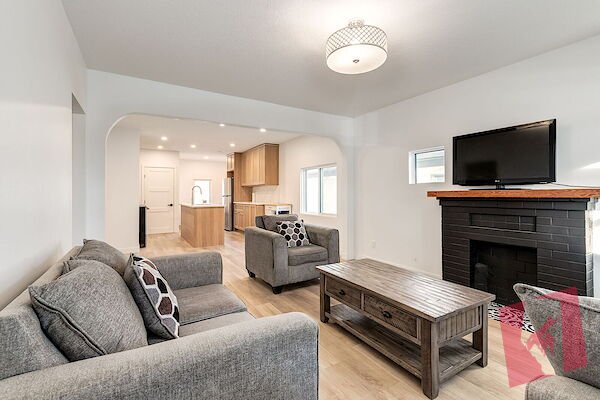 3 Bed 1 Bath Upper Suite Mount Pleasant Calgary