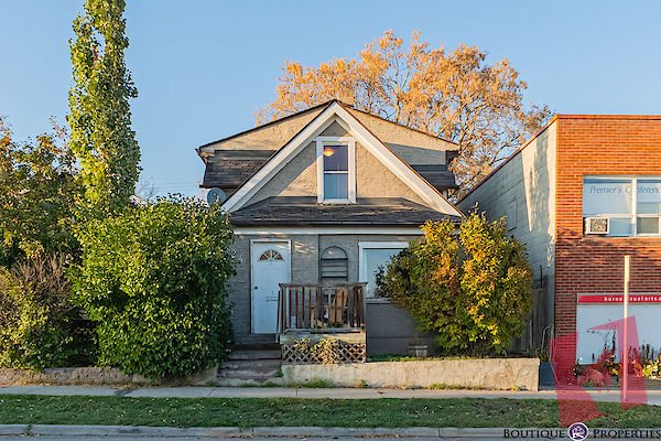 RAMSAY 1 BED + DEN / 1 BATH GREAT LOCATION