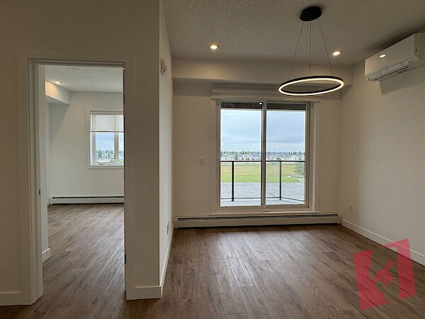 4th Floor, 2 Bedroom, 2 Bathroom Condo for Rent in Mondrian photo 2