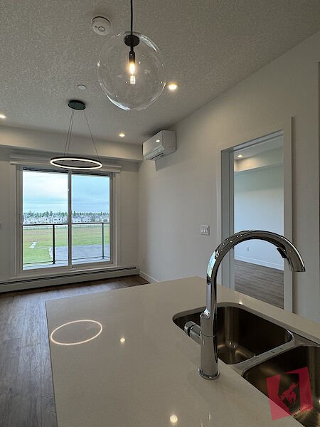 4th Floor, 2 Bedroom, 2 Bathroom Condo for Rent in Mondrian photo 3