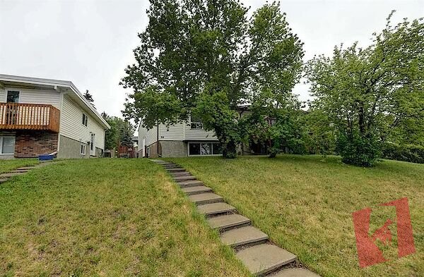 Duplex for Rent on Main floor photo 2