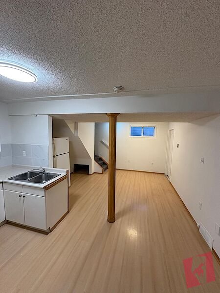 2-Bedroom Legal Basement Suite–freshly renovated. Steps from LRT Station photo 3