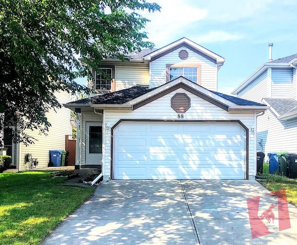 Bright, clean, 3-bedroom house in McKenzie Lake