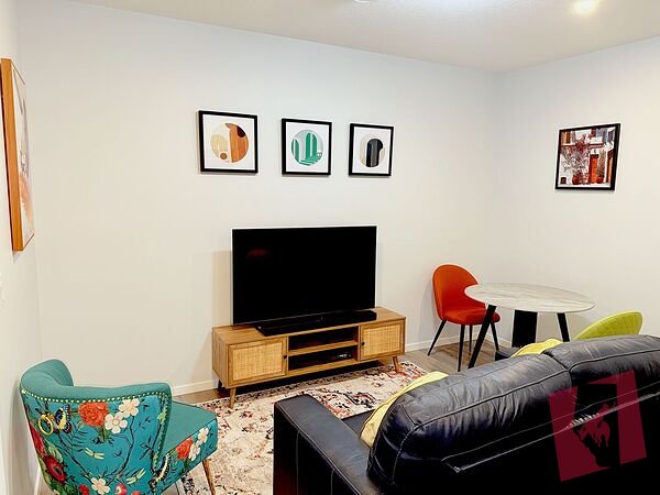 Cozy 2 bedroom basement suite - Furnished