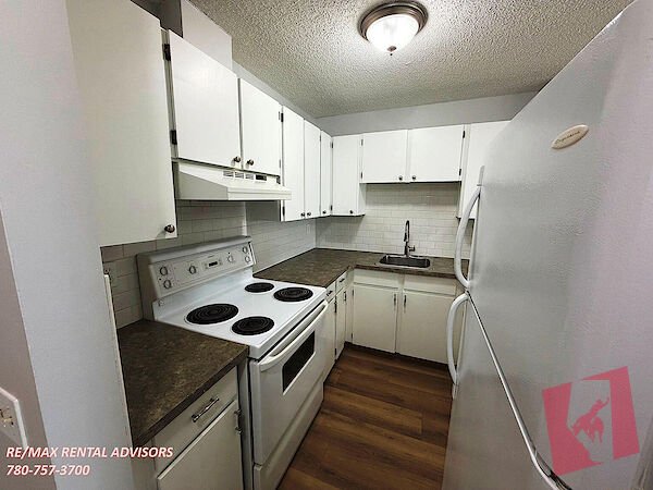 AMAZING 1-BED AND 1-BATH APARTMENT WITH ONE SURFACE STALL IN THE COMMUNITY OF GLAMORGAN photo 2