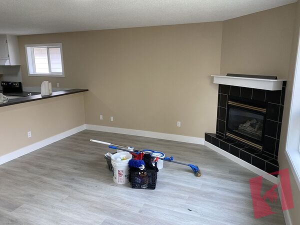 Spacious four bedroom two bath freshly renovated photo 2