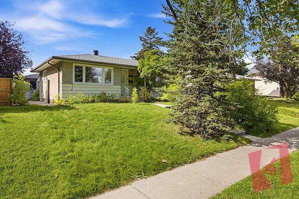 Newly Renovated 5-Bedroom Home with Oversized Garage in Desirable Fairview